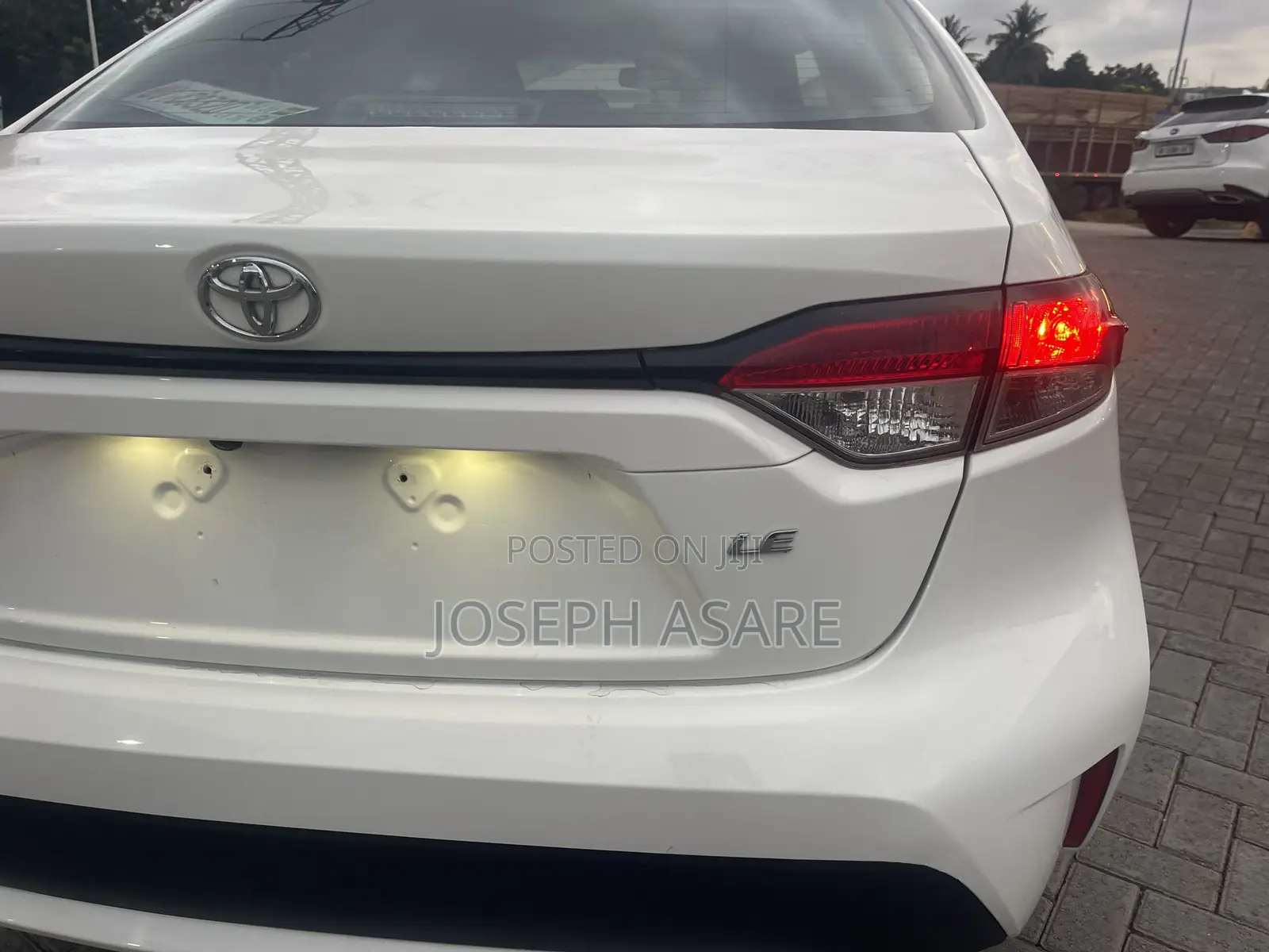 Toyota Corolla LE 2020 White