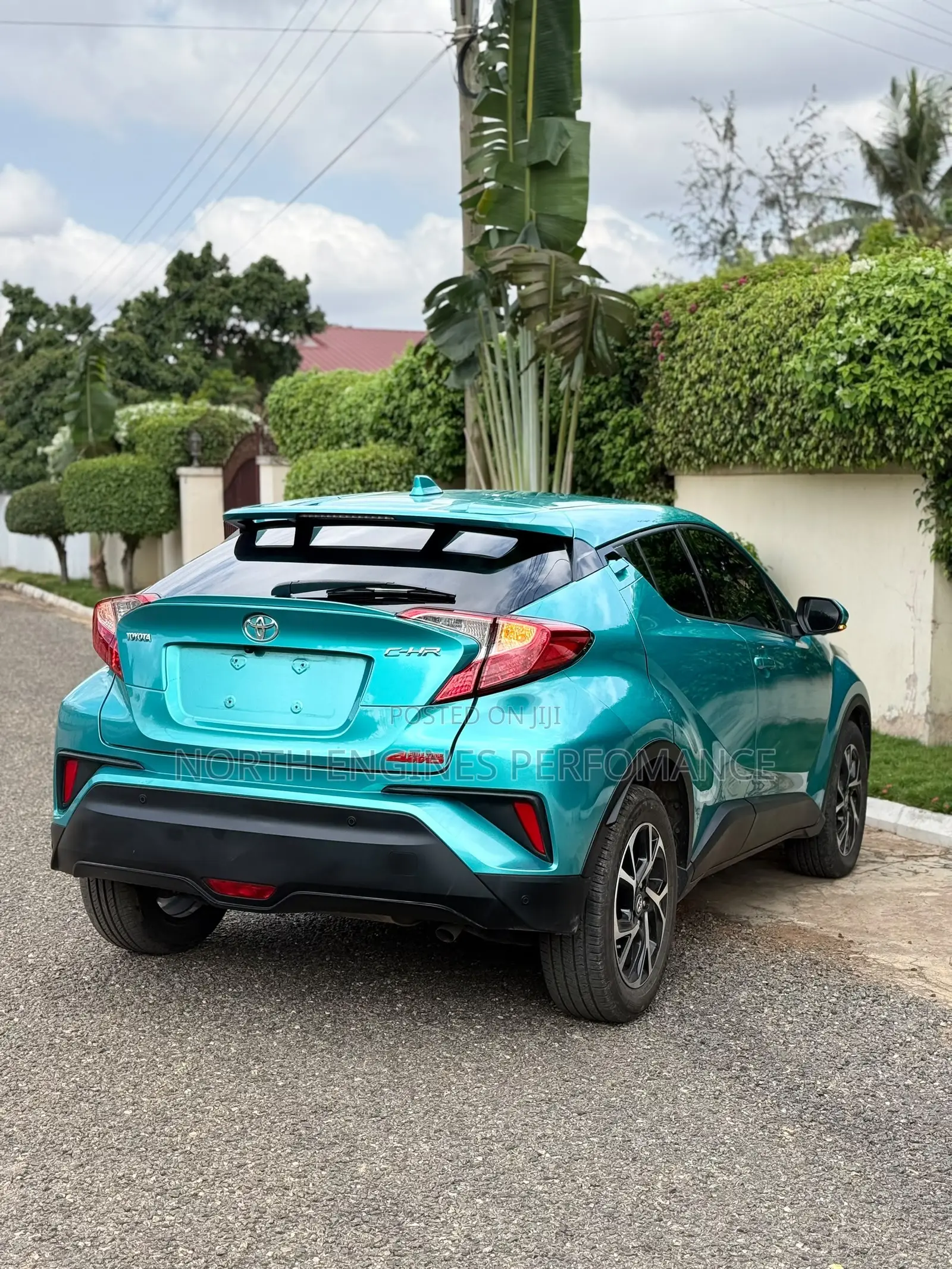 Toyota C-HR XLE FWD 2019 Blue