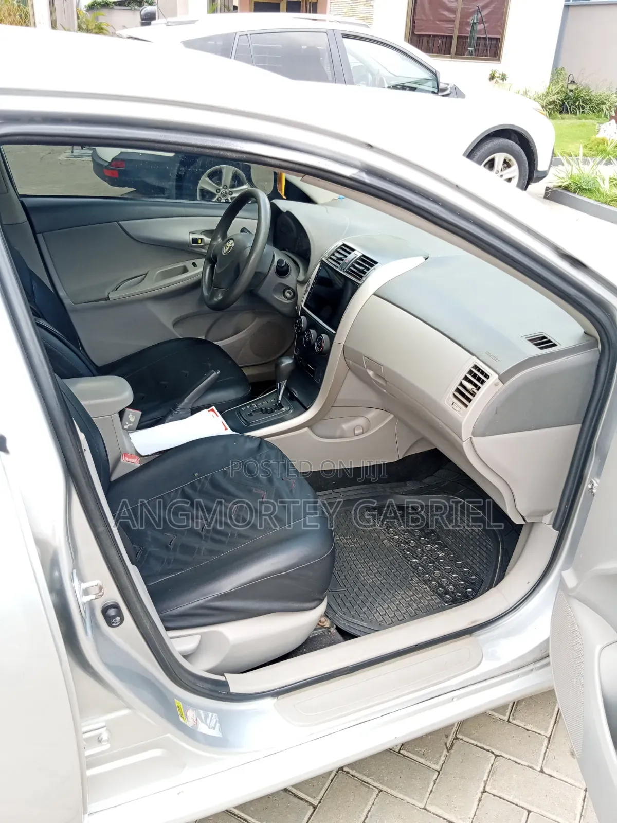 Toyota Corolla 2012 Silver