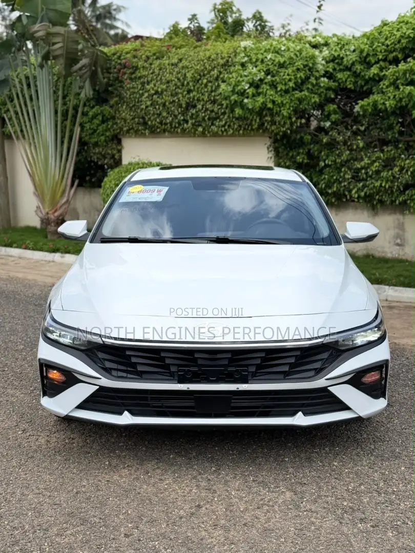 Hyundai Elantra 2025 White
