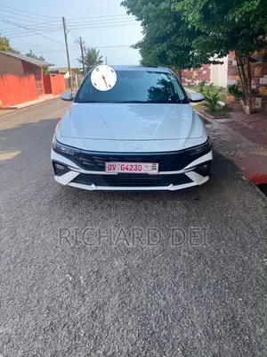 Hyundai Elantra SEL 2024 White