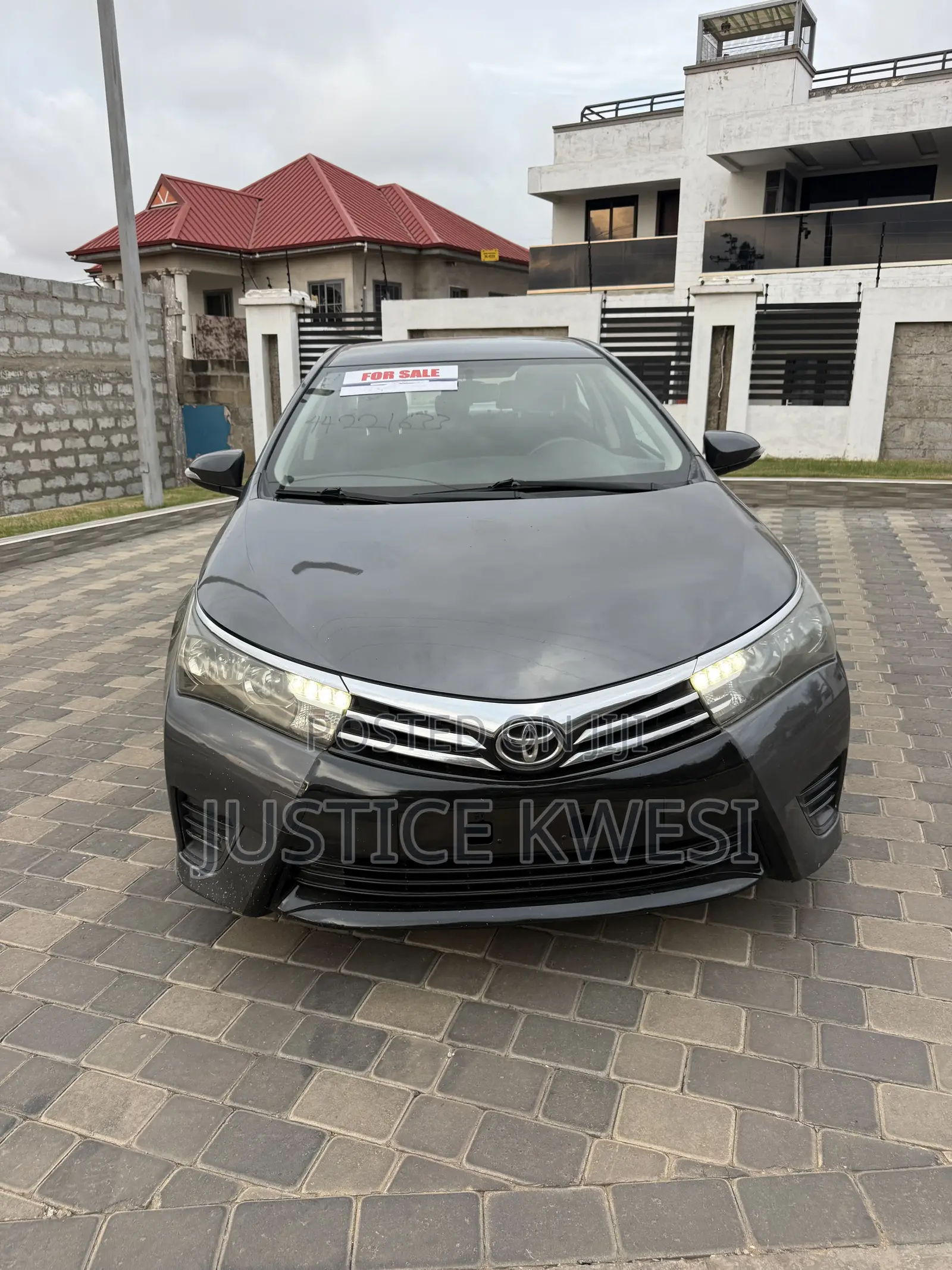 Toyota Corolla LE 4dr Sedan (1.8L 4cyl CVT) 2015 Gray