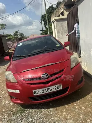 Toyota Yaris 2009 Red