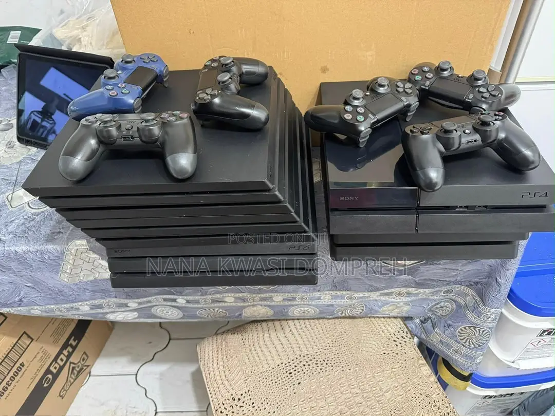 Uk 99% Almost New PS4 Pro 1TB, With 2 Controllers