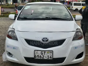Toyota Yaris 2010 White