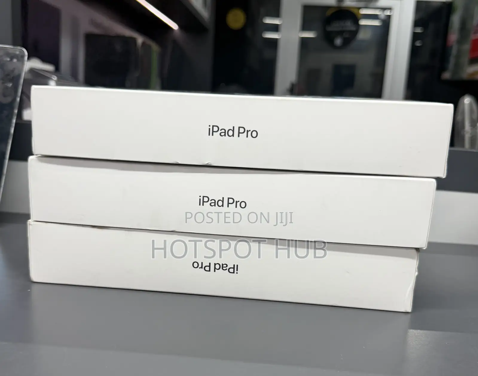 New Apple iPad Pro 13 (2025) 256 GB Black