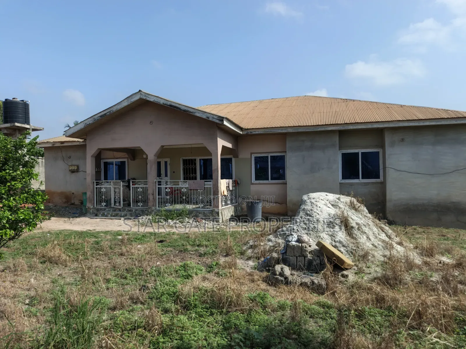 6bdrm House in Kumasi Metropolitan for sale