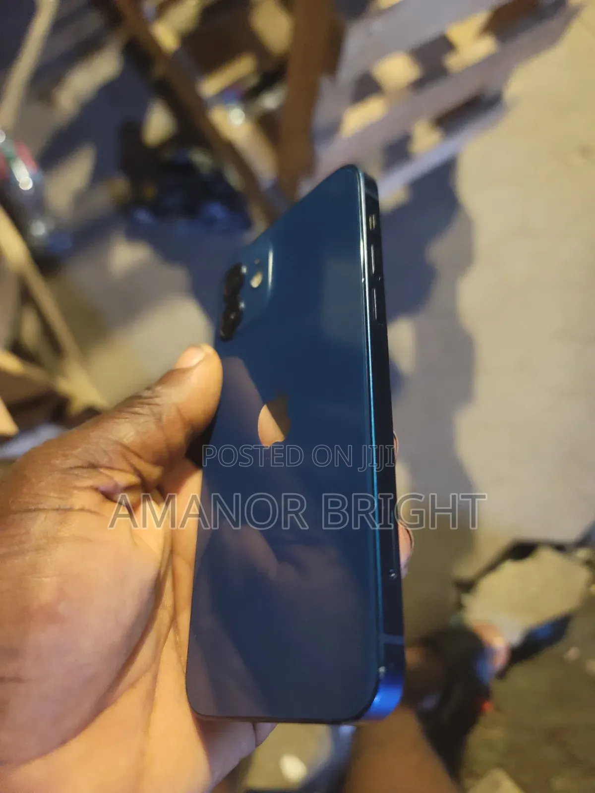 New Apple iPhone 12 64 GB Blue