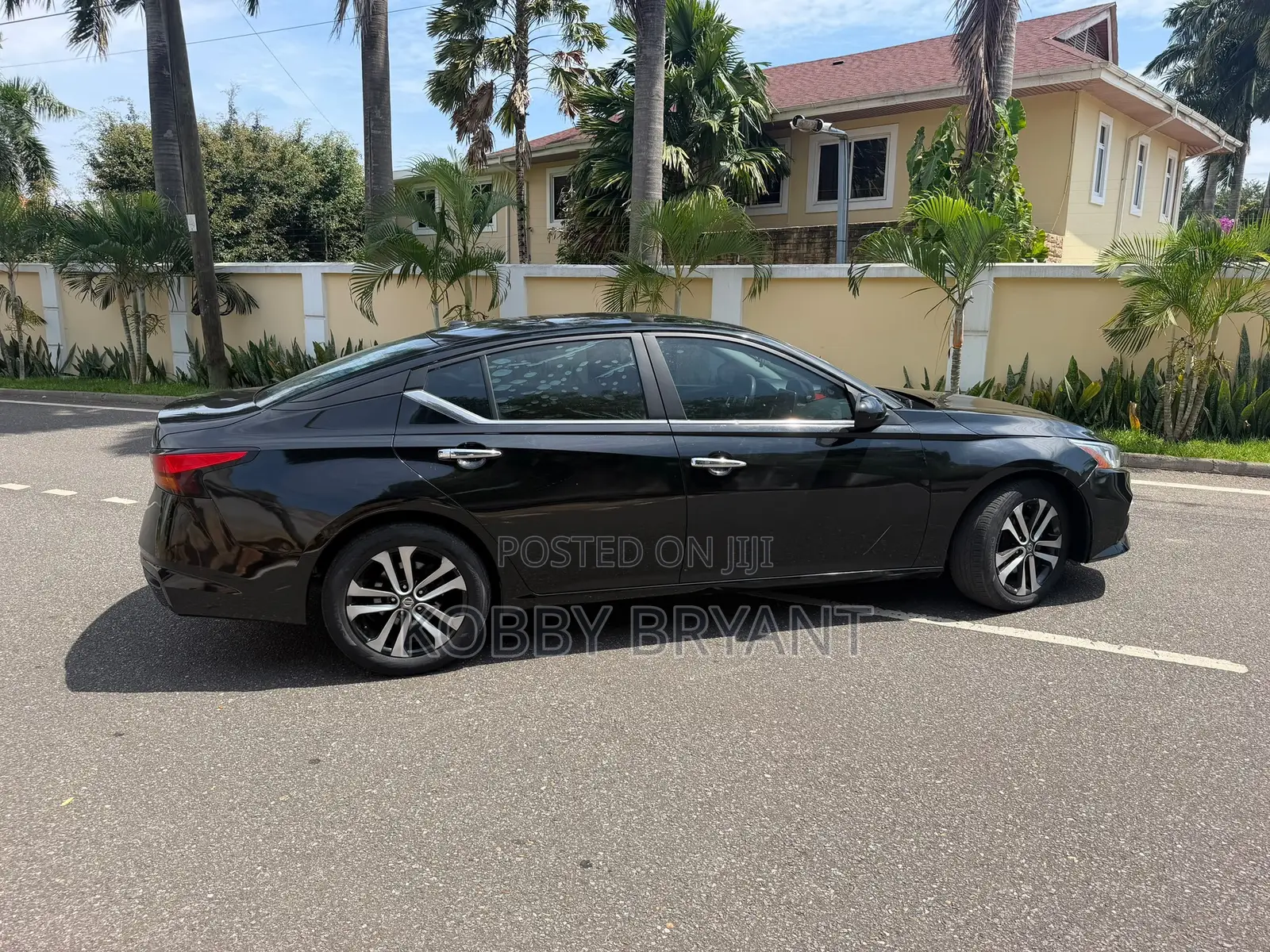 Nissan Altima 2019 Black