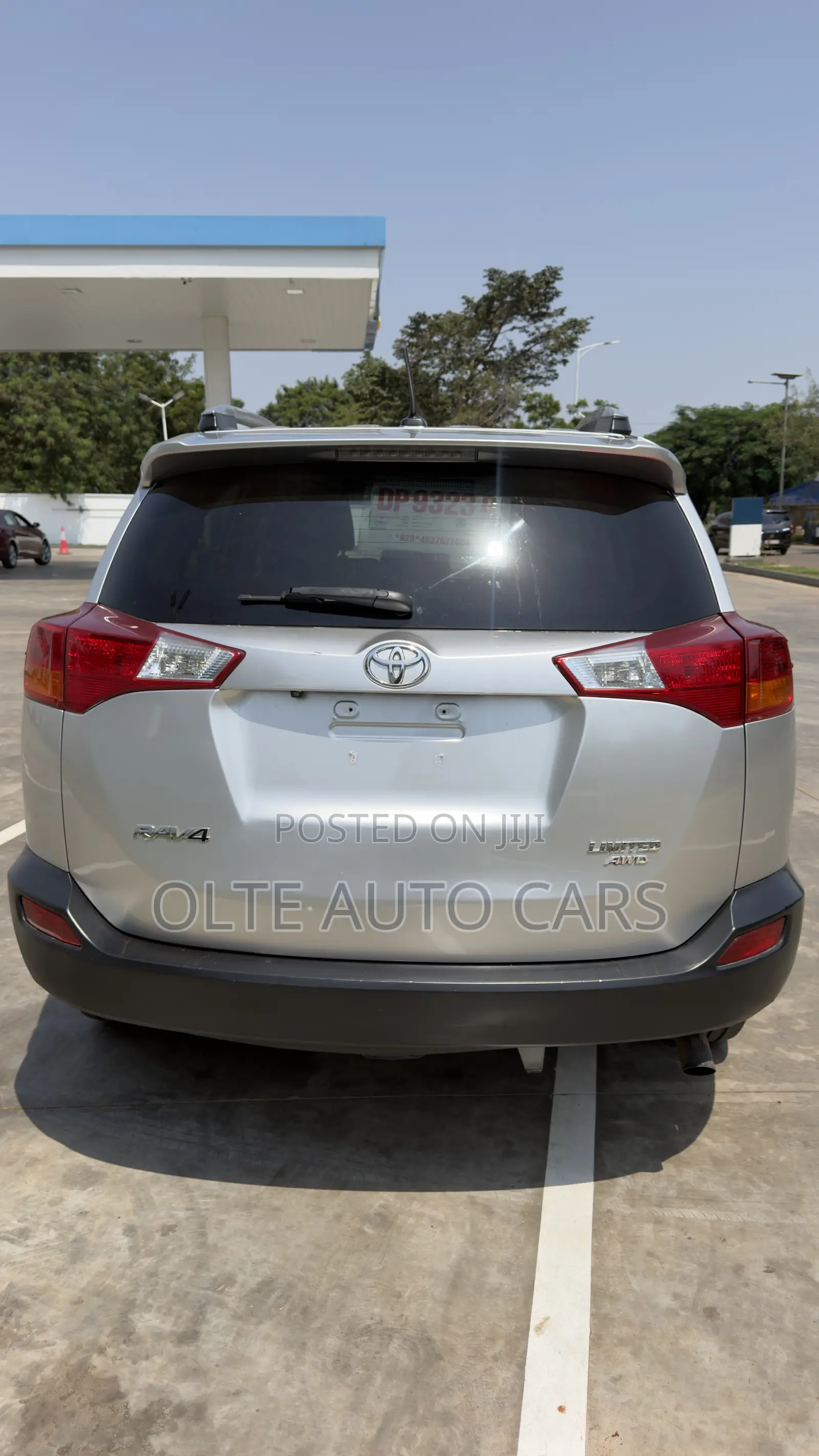 Toyota RAV4 Limited 4dr SUV AWD (2.5L 4cyl 6A) 2015 Silver