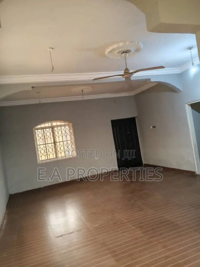 2bdrm Apartment in E A Properties, Main Station for rent