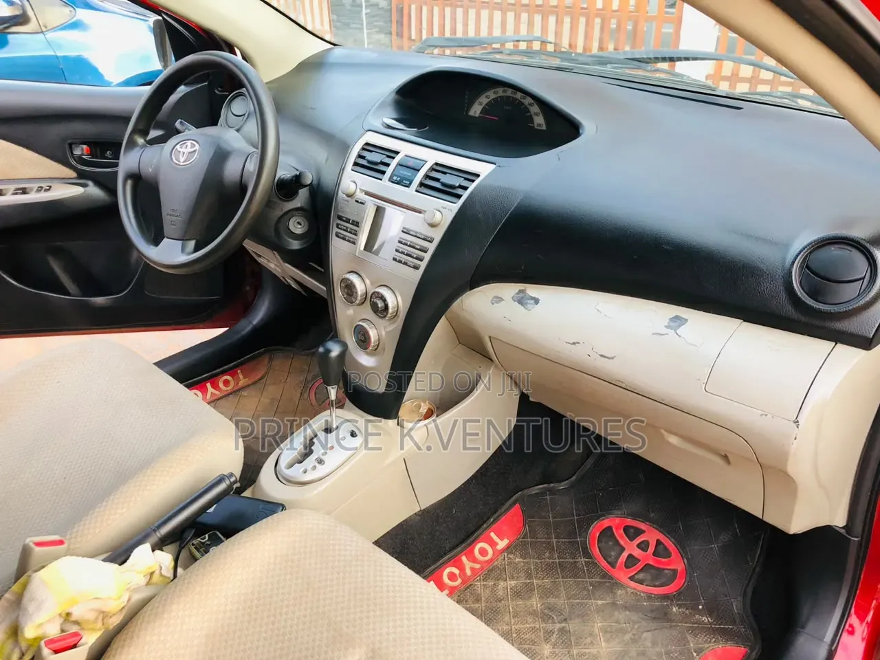 Toyota Belta 2010 Red