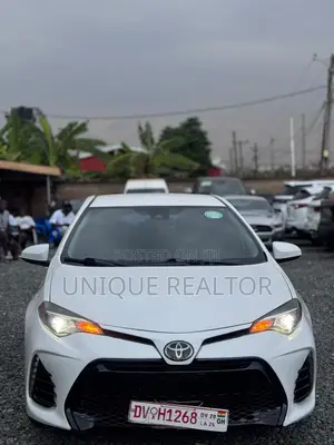 Toyota Corolla LE (1.8L 4cyl 2A) 2018 White