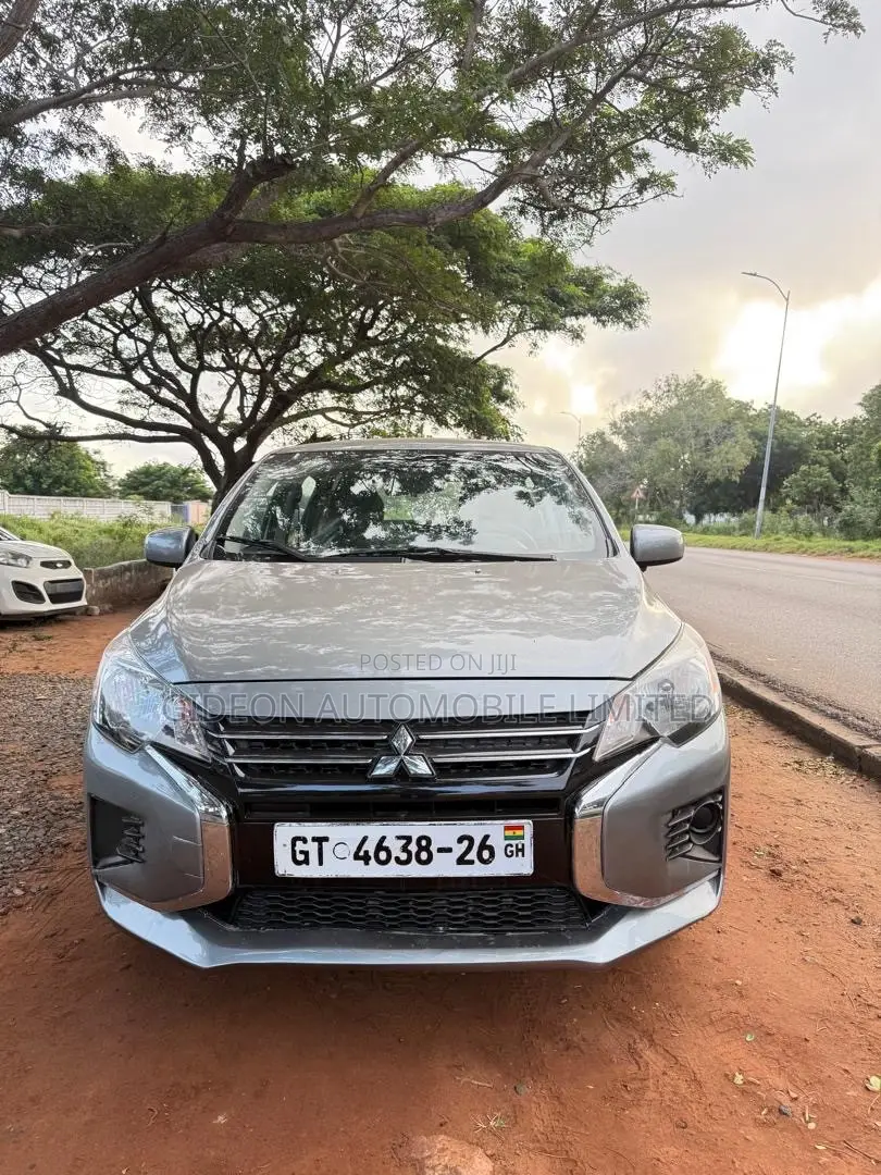 Mitsubishi Mirage SE 2022 Gray