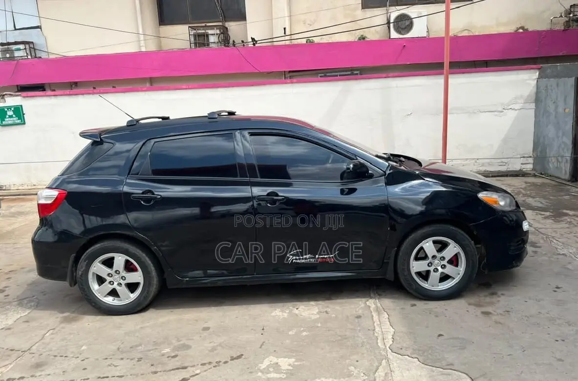 Toyota Matrix S Hatchback AWD (2.4L 4cyl 4A) 2010 Black