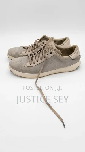 Secondhand Cole Haan Suede Low-Top Sneakers – Tan / Beige