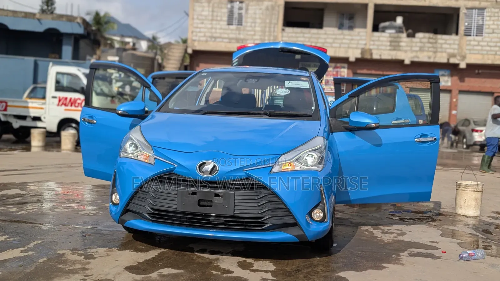 Toyota Vitz 1.3 FWD 5dr 2018 Blue