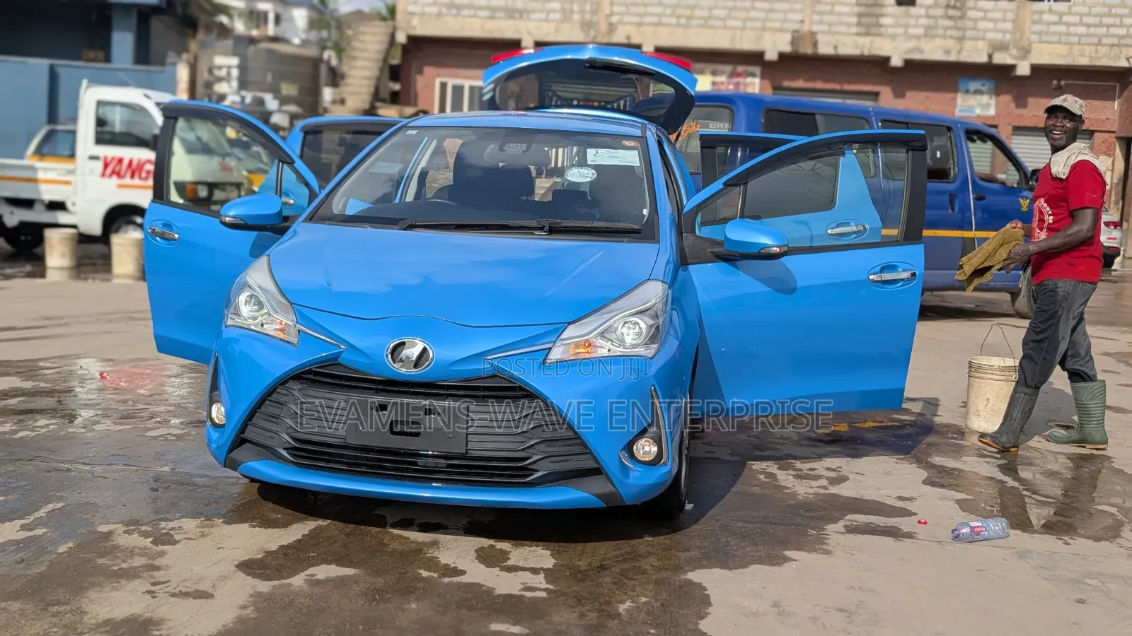 Toyota Vitz 1.3 FWD 5dr 2018 Blue