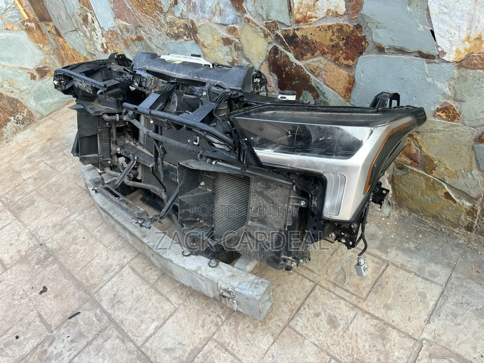 Toyota Tundra 2023 Front Cut Complete Available