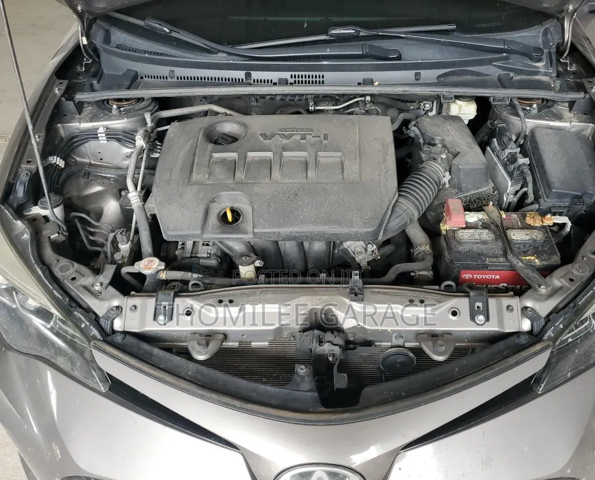 Toyota Corolla XLE (1.8L 4cyl 2A) 2018 Gray