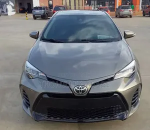 Toyota Corolla XLE (1.8L 4cyl 2A) 2018 Gray