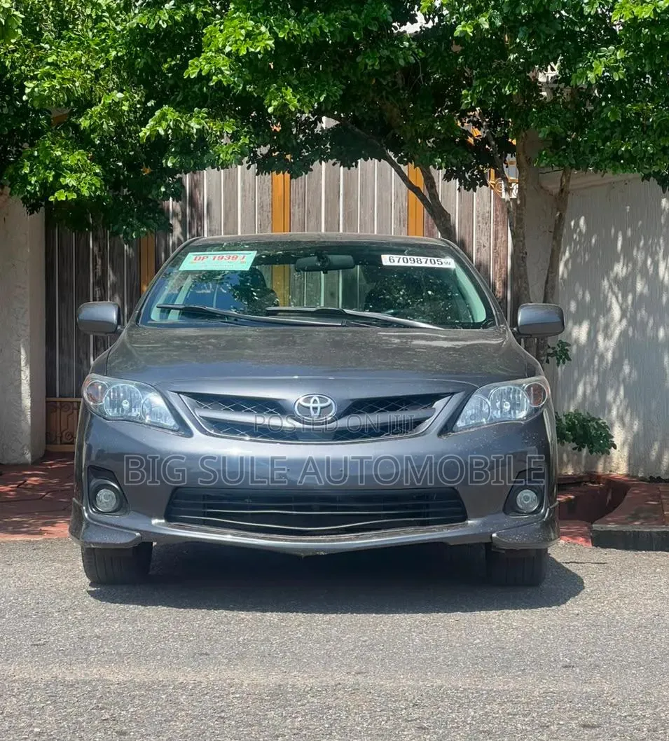 Toyota Corolla S 4dr Sedan (1.8L 4cyl 4A) 2013 Gray
