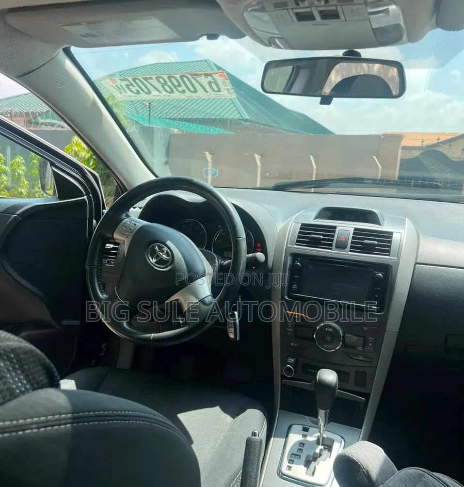 Toyota Corolla S 4dr Sedan (1.8L 4cyl 4A) 2013 Gray