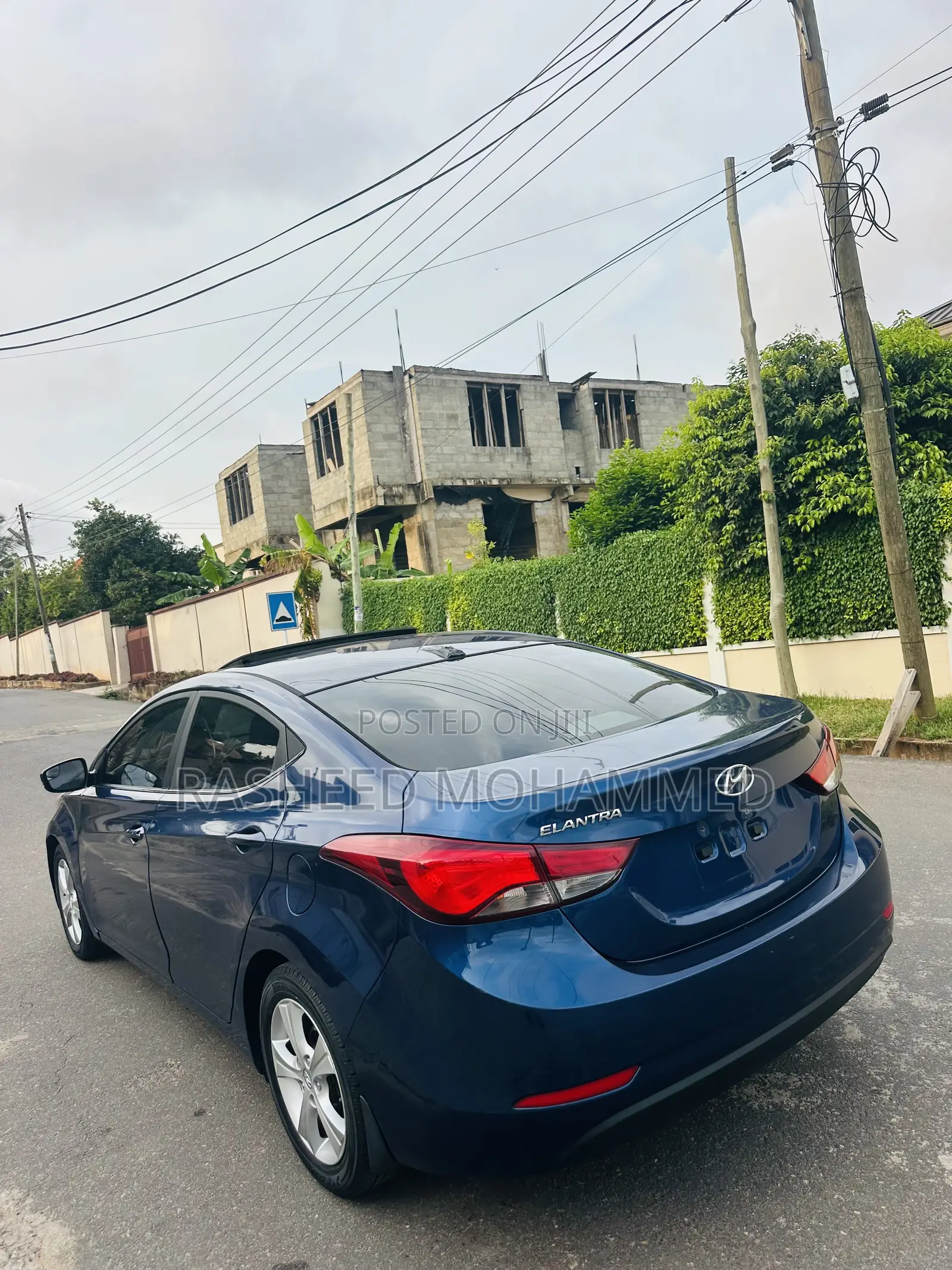 Hyundai Elantra Limited Sedan FWD (1.8L 4cyl 6A) 2016 Blue
