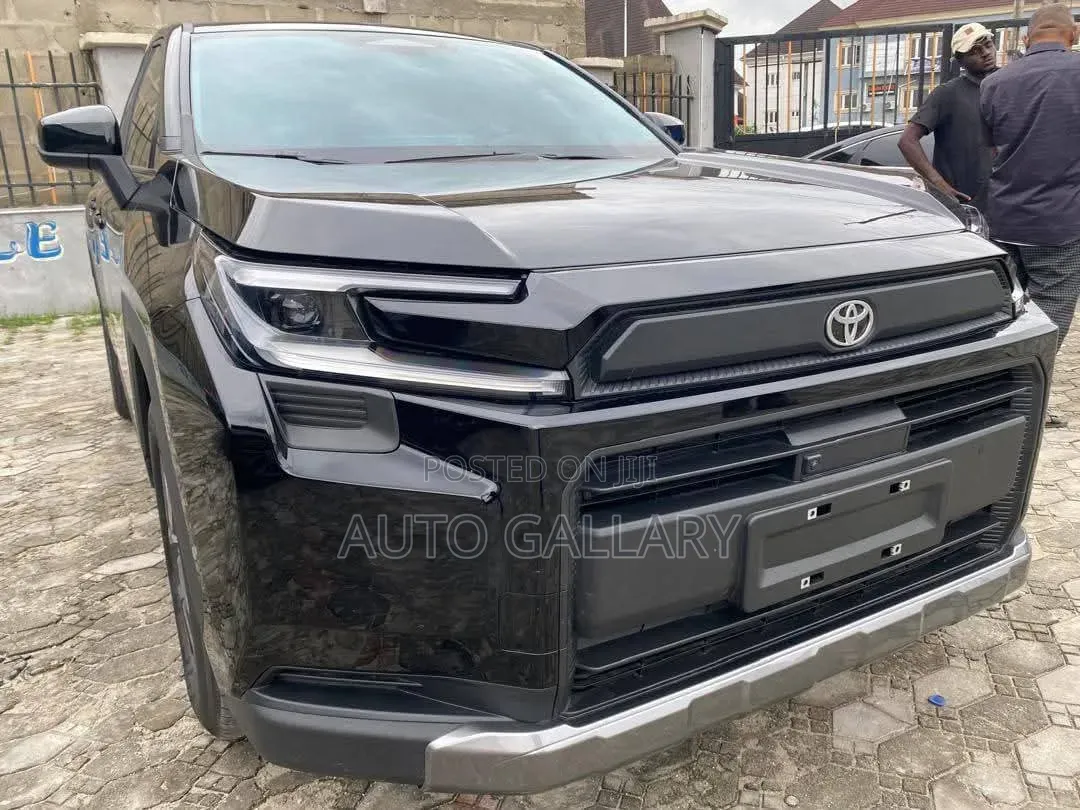 New Toyota RAV4 XLE Premium 2026 Brown