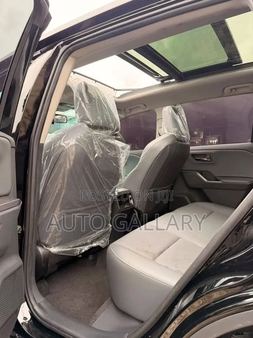 New Toyota RAV4 XLE Premium 2026 Brown