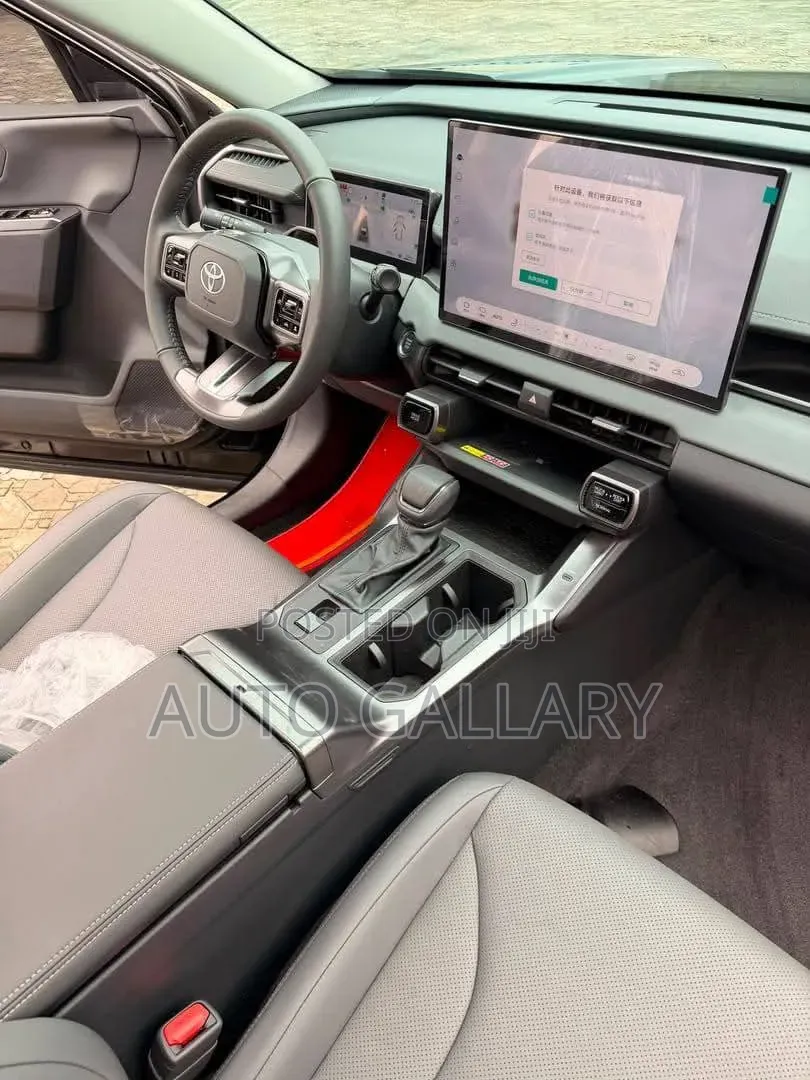 New Toyota RAV4 XLE Premium 2026 Brown