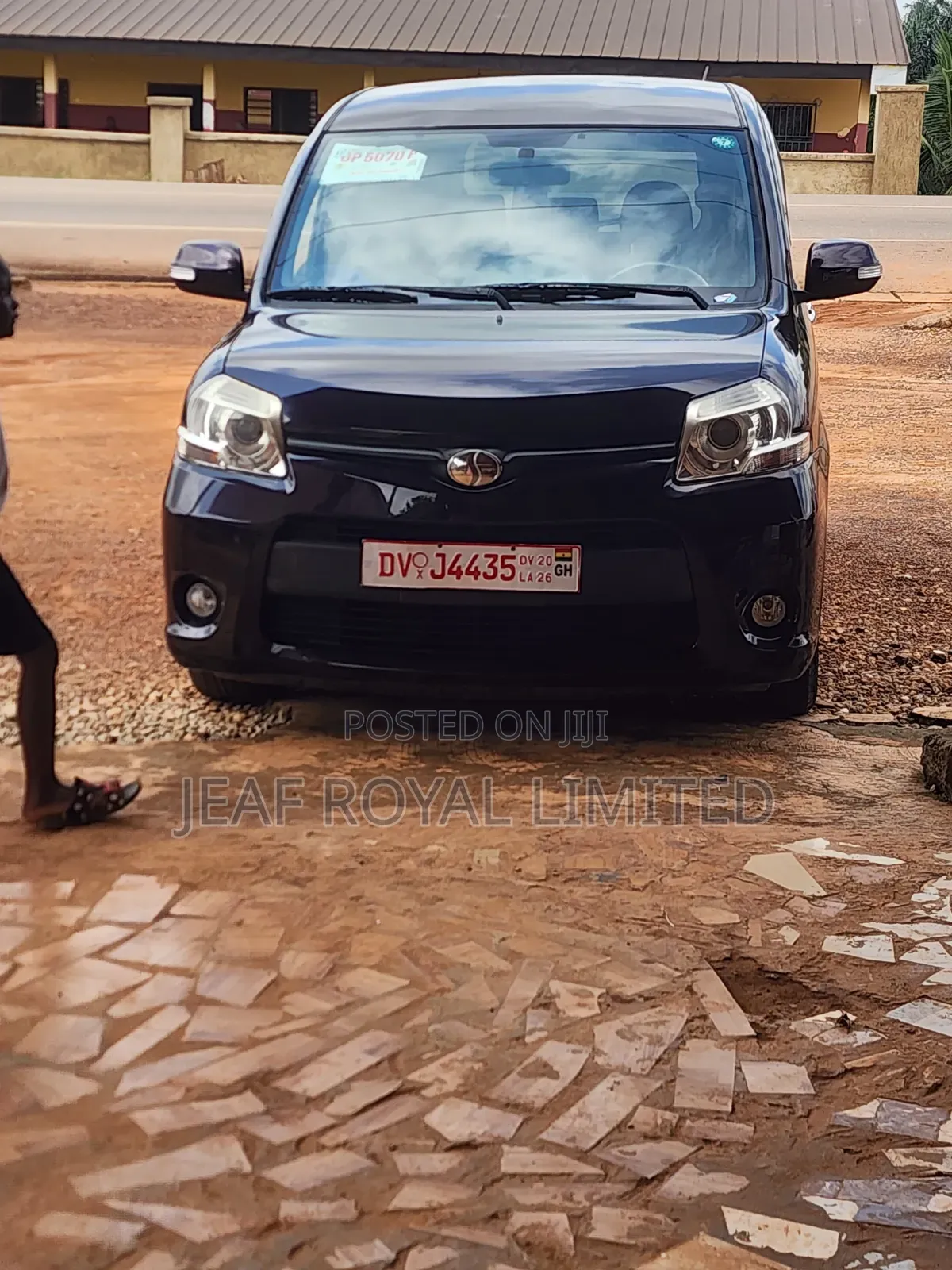 Toyota Sienta 1.5 FWD 2013 Matt Black