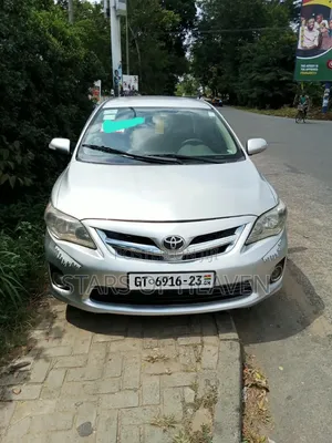 Toyota Corolla LE Special Edition 4dr Sedan (1.8L 4cyl 4A) 2013 Silver
