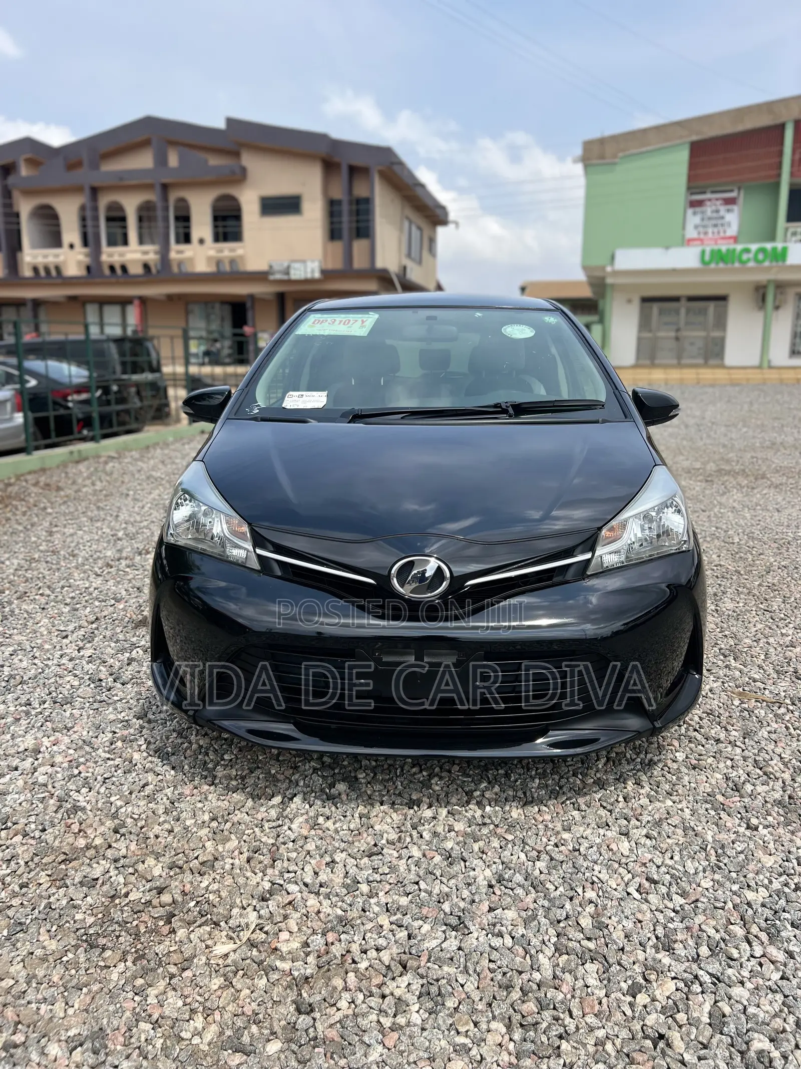 Toyota Vitz 1.3 FWD 5dr 2015 Black