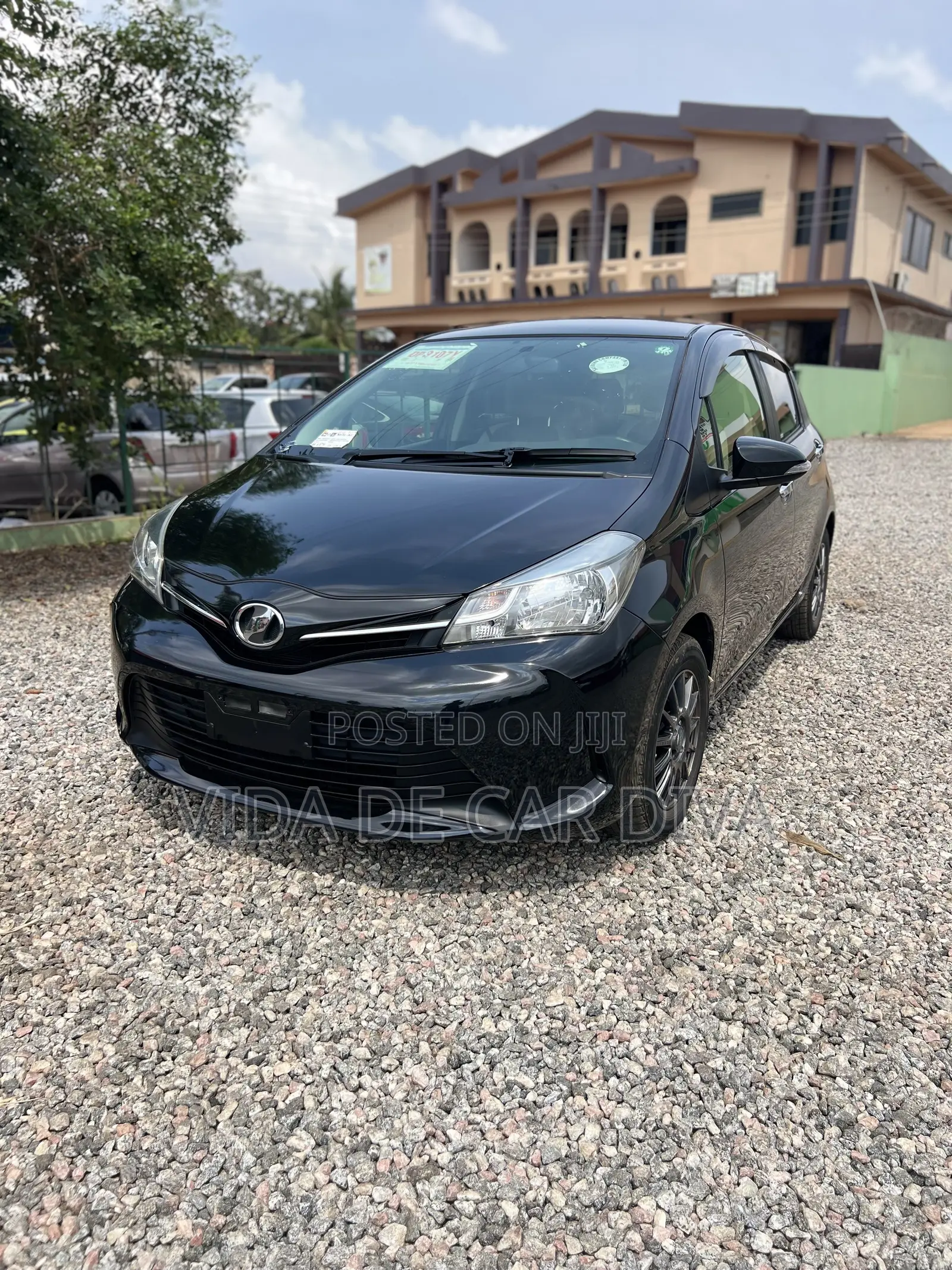 Toyota Vitz 1.3 FWD 5dr 2015 Black