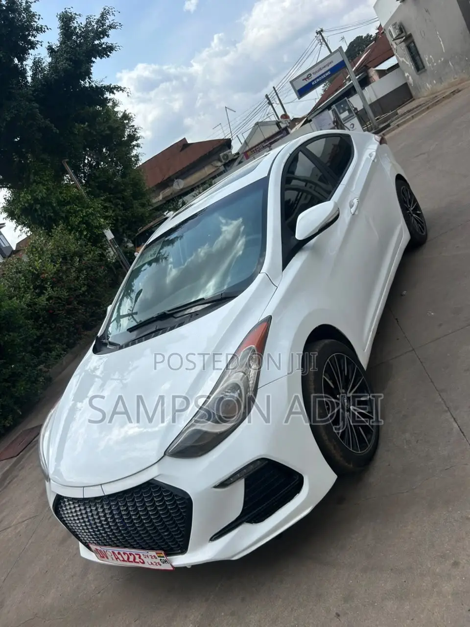 Hyundai Elantra Limited Sedan FWD (1.8L 4cyl 6A) 2013 White