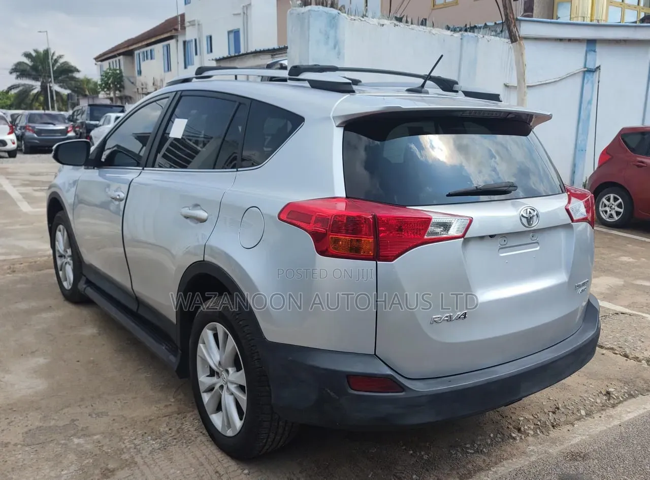 Toyota RAV4 Limited AWD (2.5L 4cyl 6A) 2013 Silver
