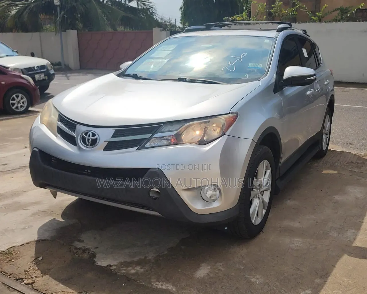 Toyota RAV4 Limited AWD (2.5L 4cyl 6A) 2013 Silver