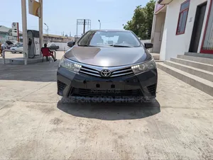 Toyota Corolla LE 4dr Sedan (1.8L 4cyl 4A) 2013 Gray
