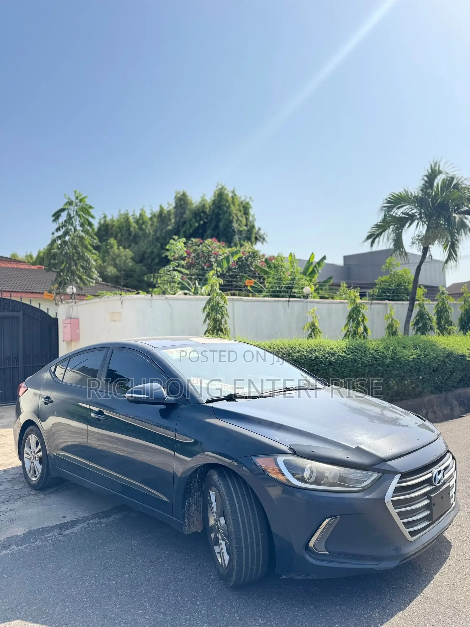 Hyundai Elantra SE Sedan FWD (2.0L 4cyl 6M) 2017 Burgundy