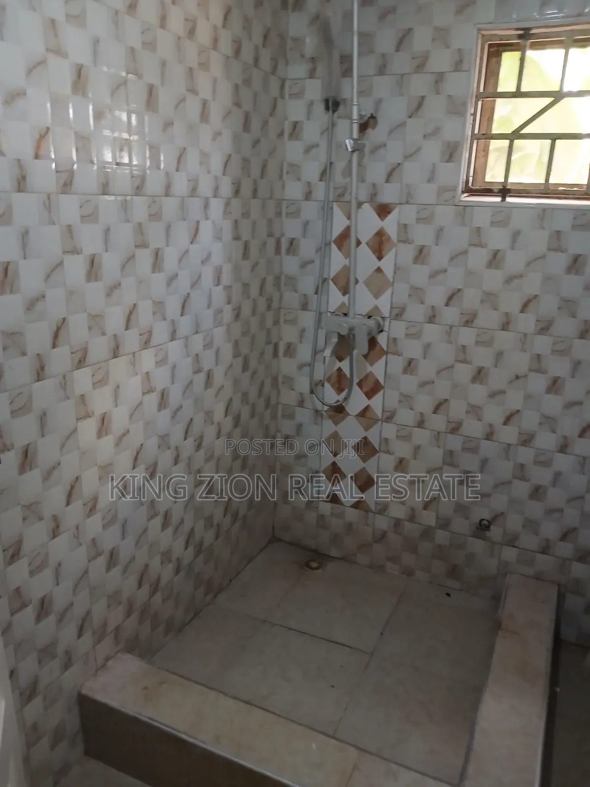 3bdrm Apartment in Awoshie Anyaa, Last Stop for rent