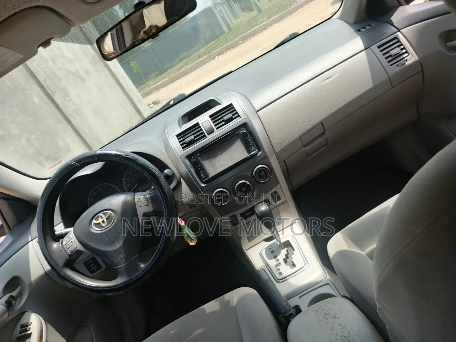 Toyota Corolla L 4-Speed Automatic 2013 Gray
