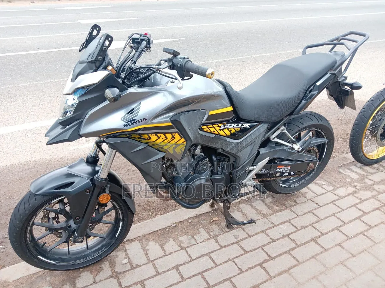 Honda CB 2018 Yellow