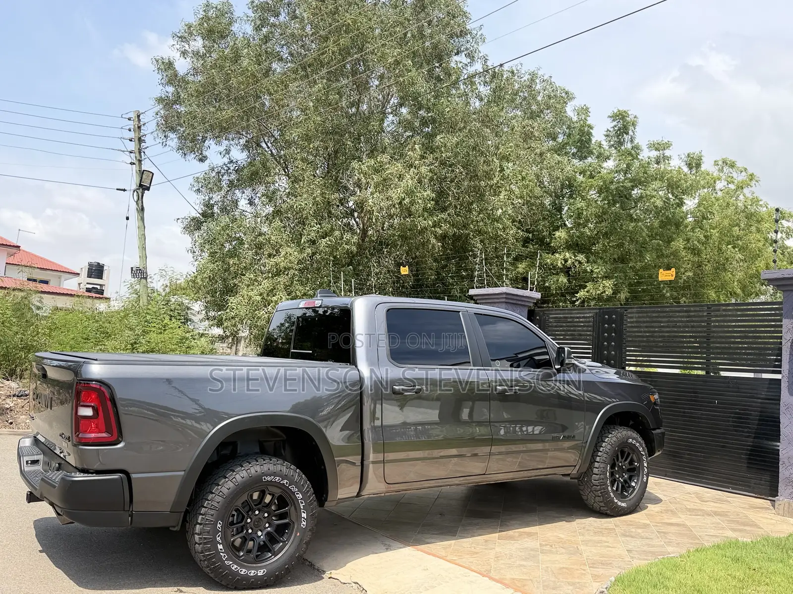 RAM 1500 Classic SLT Fleet Crew Cab 6.3 ft SB 2024 Gray