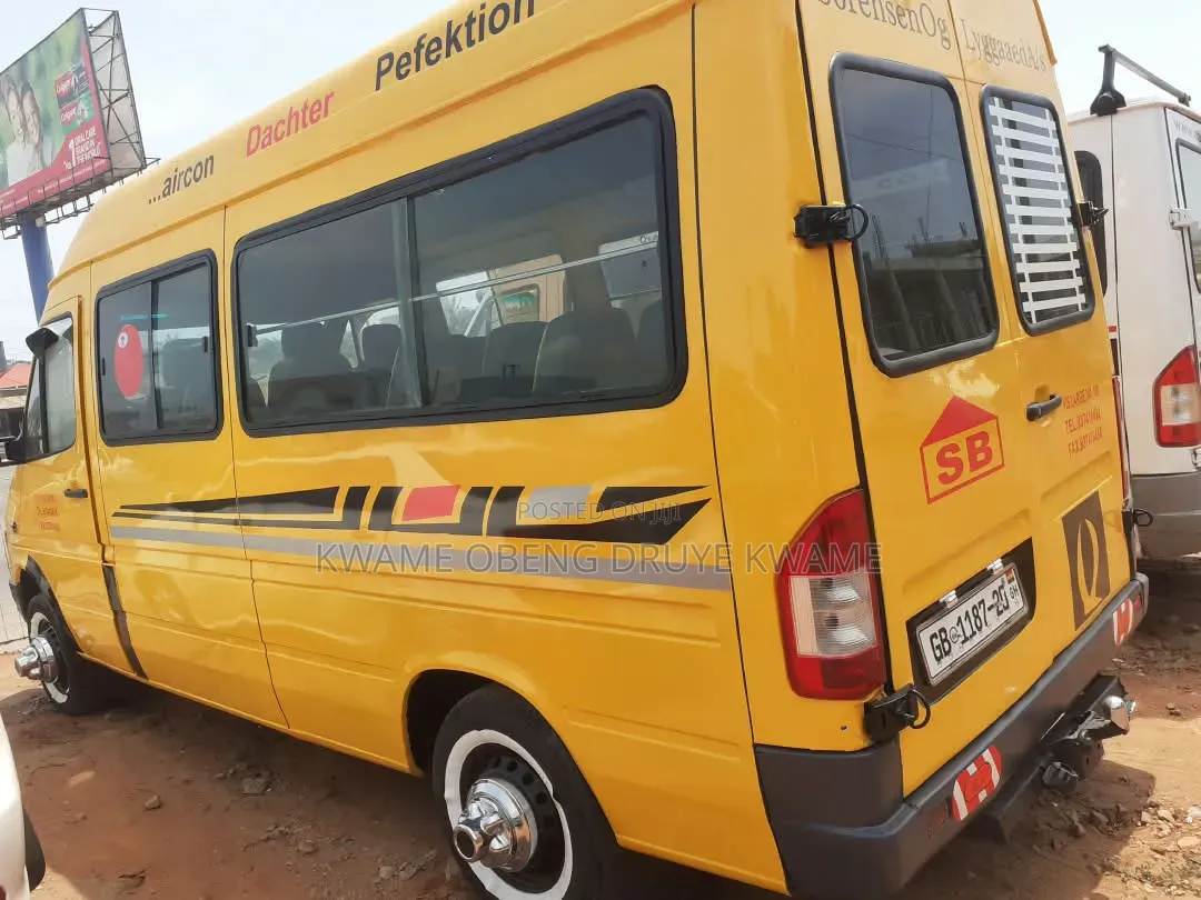 Mercedes-Benz Sprinter 2008 Yellow