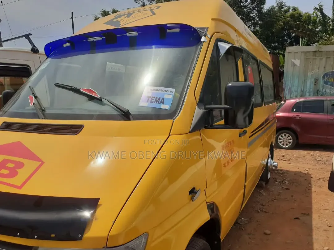 Mercedes-Benz Sprinter 2008 Yellow