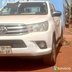 Toyota Hilux 2019 White