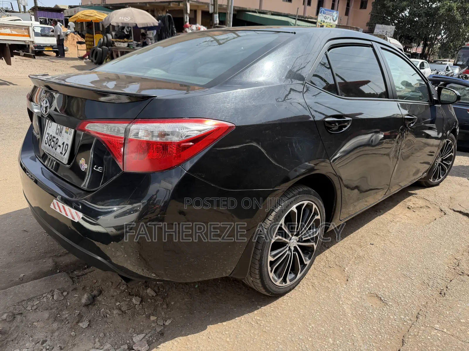 Toyota Corolla LE ECO Premium (1.8L 4cyl CVT) 2016 Black