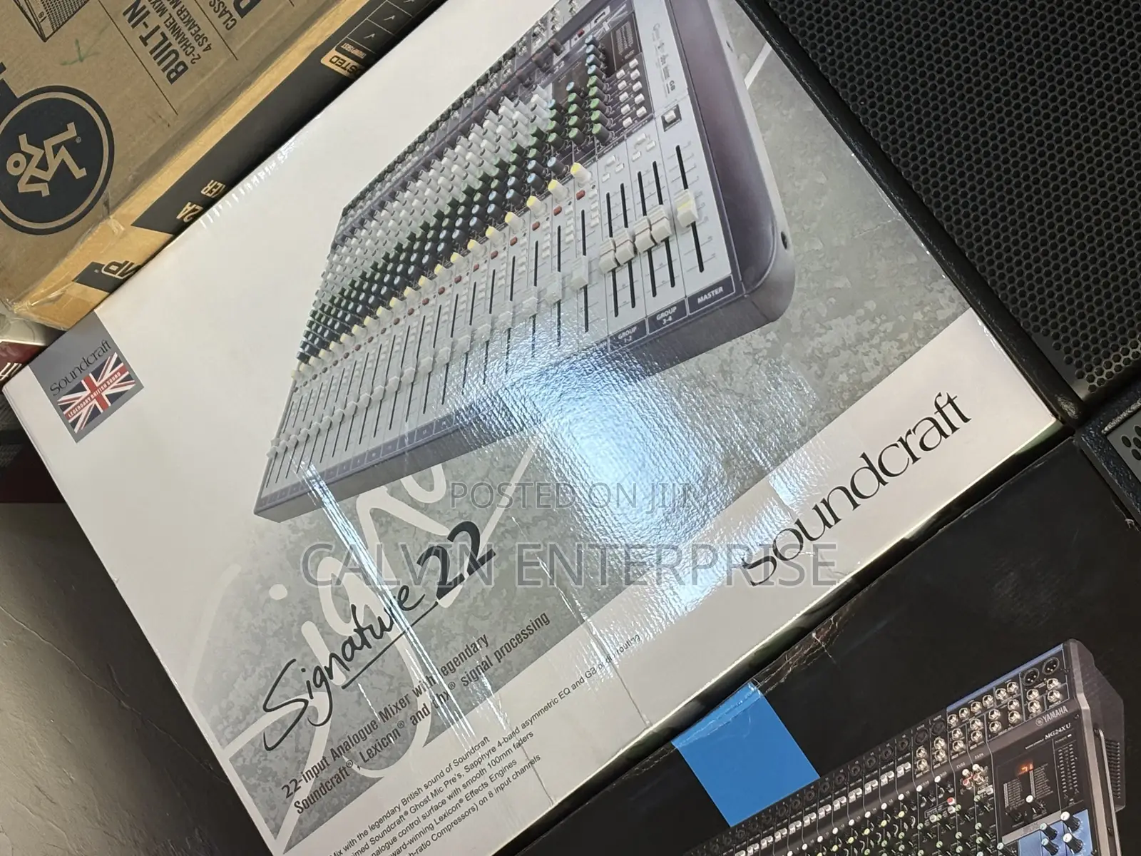 Soundcraft Signature 22 Analog Mixer