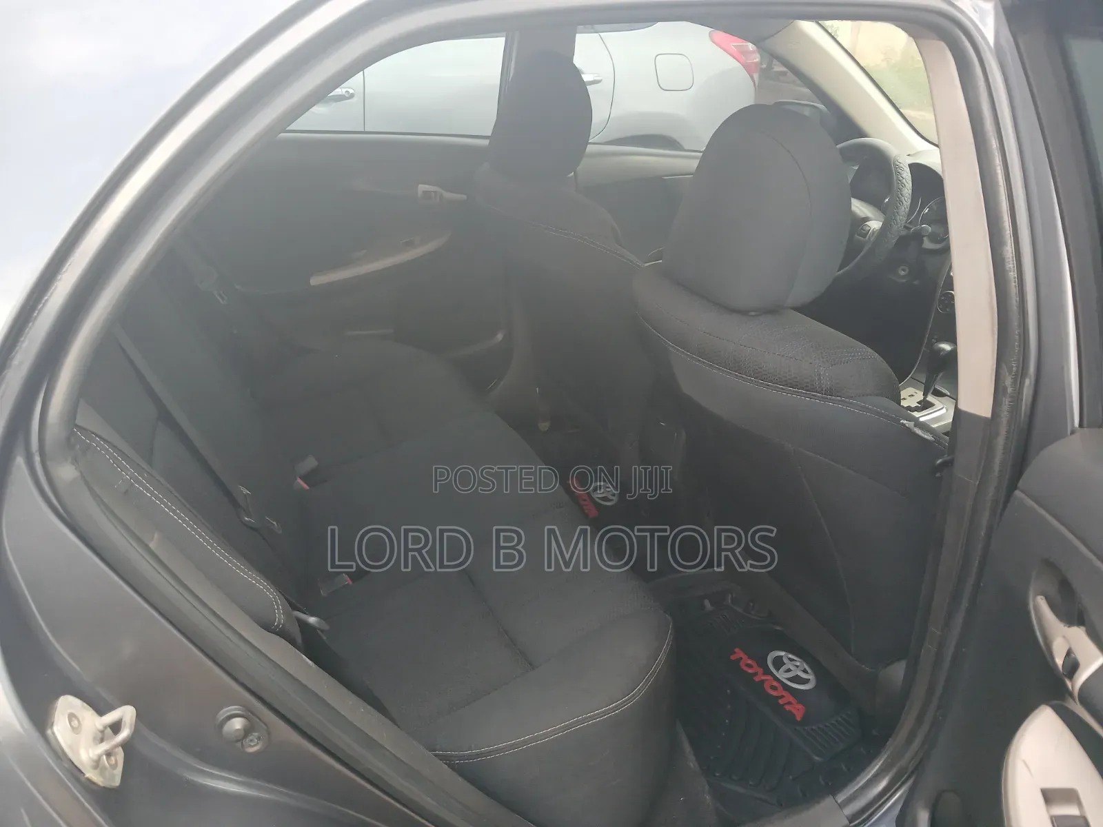 Toyota Corolla S 4dr Sedan (1.8L 4cyl 4A) 2013 Gray